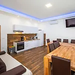 Group Natura Croatia, Sleeps Up To 13 People Feriehus