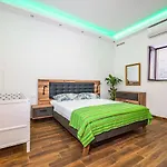 Feriehus Group Natura Croatia, Sleeps Up To 13 People Maslenica