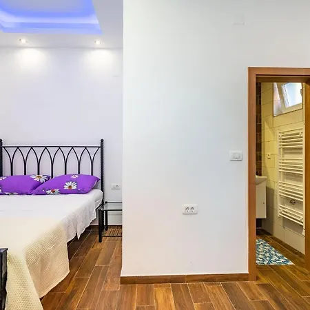 Feriehus Group Natura Croatia, Sleeps Up To 13 People