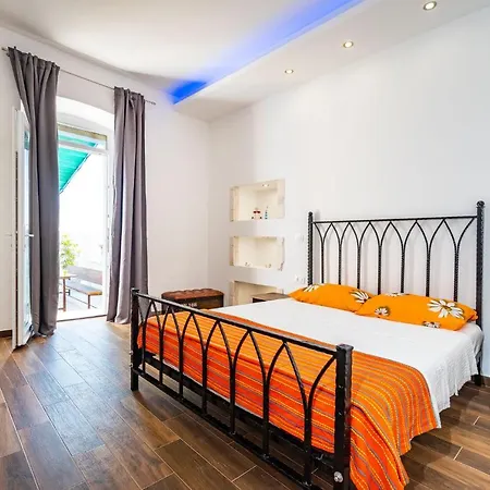 Group Natura Croatia, Sleeps Up To 13 People מסלניקה
