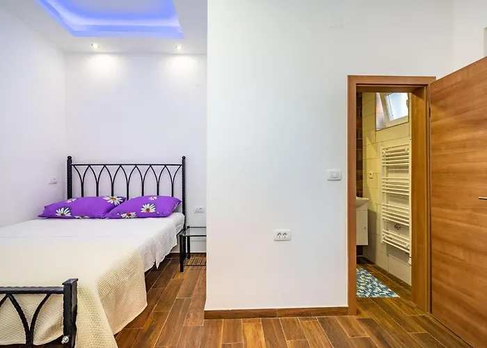 펜션 Group Natura Croatia, Sleeps Up To 13 People