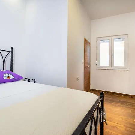 Semesterbostad Group Natura Croatia, Sleeps Up To 13 People Maslenica