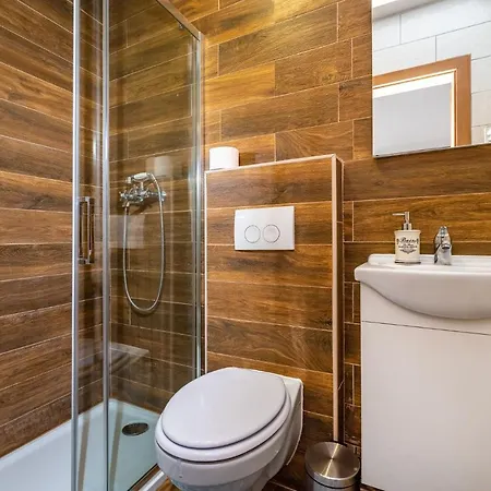 Group Natura Croatia, Sleeps Up To 13 People Semesterbostad Maslenica