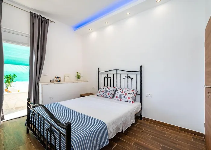 Group Natura Croatia, Sleeps Up To 13 People Vakantiehuis Maslenica