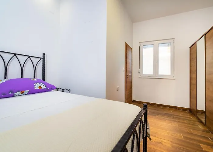 Casa vacanze Group Natura Croatia, Sleeps Up To 13 People Maslenica